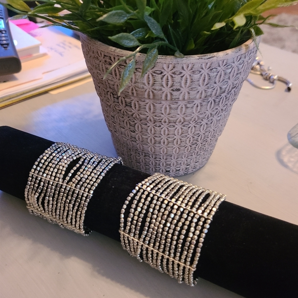 Costume bracelets (2) - Picture 3 of 4